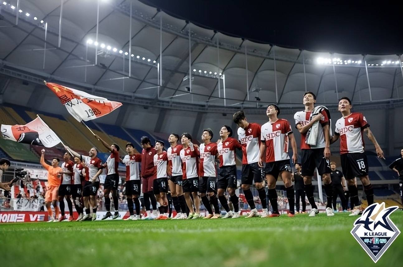 韩国釜山IPark队员努力，晋级下一轮