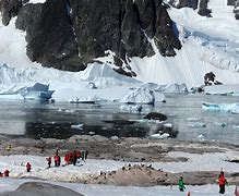 南极洲球员雪中起舞，勇往直前决胜悍将